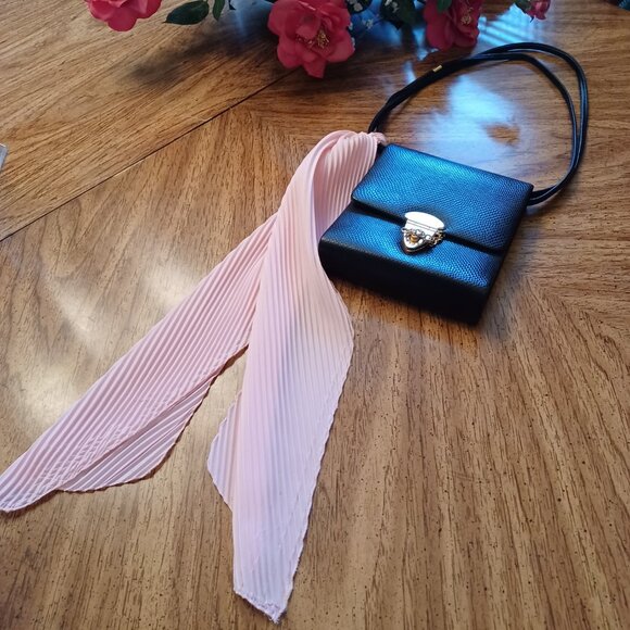 Vintage Black Crocodile Coquette Mini Messenger Bag w/ Baby Pink Twilly - Picture 5 of 15